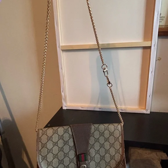 Authentic Vintage Gucci Sherry Line GG Supreme Clutch - Crossbody Chain Included - Picture 15 of 15